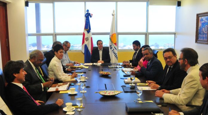 Turismo y Asonahores discuten acciones para atraer turistas de China Popular