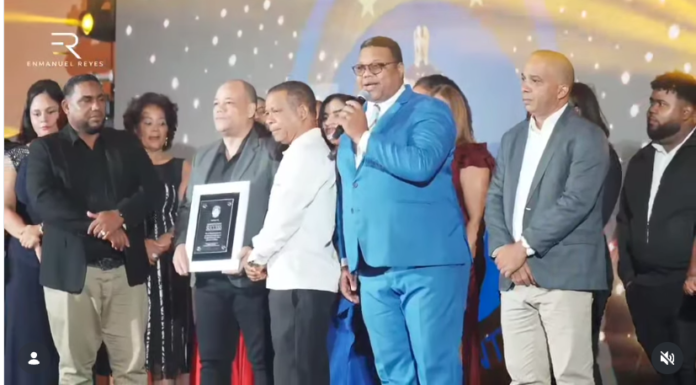 Entregan XXVIII Premios al Puertoplateño Sobresaliente 2026