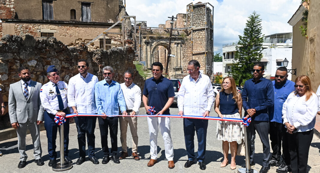 Las calles Colón y Hostos de la Ciudad Colonial fueron remozadas por MITUR