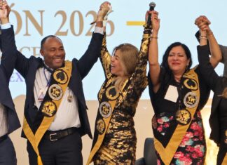 Periodista Salvador Ramírez recibe medalla en México como ponente internacional
